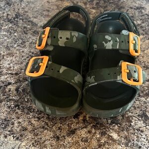Cat & Jack Green Camo Kids Sandals with Orange Buckles